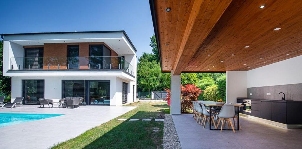 Bony Resort Szarvas Exteriör bild