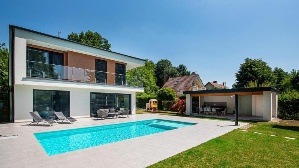 Bony Resort Szarvas Exteriör bild